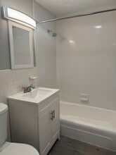 Building Photo - Towne House Apartments