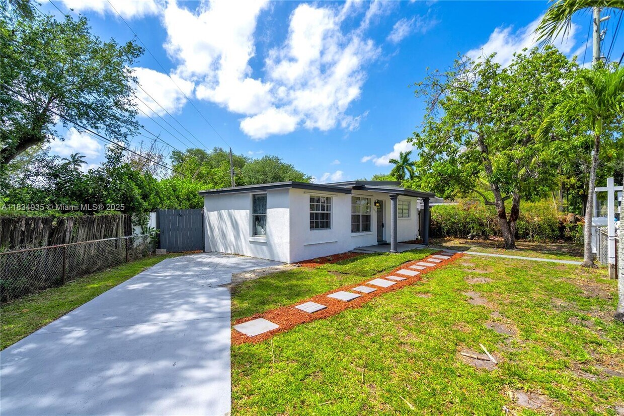 Foto principal - 3494 SW 56th Ave