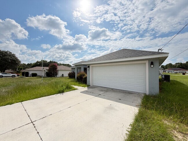 Building Photo - AWESOME 3 BD/2BA Home in Beautiful Ocala!!!
