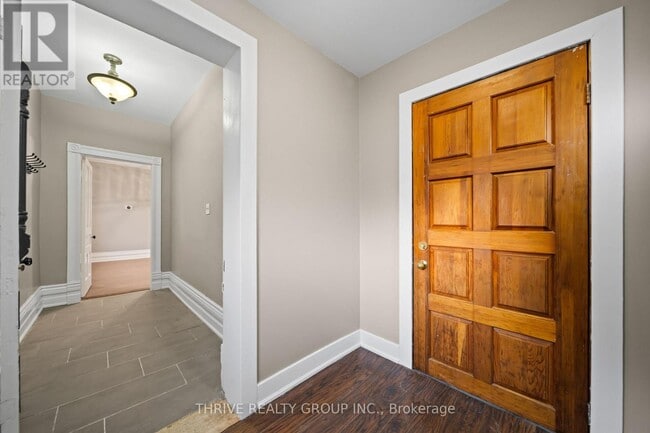 Building Photo - 922 Princess Ave