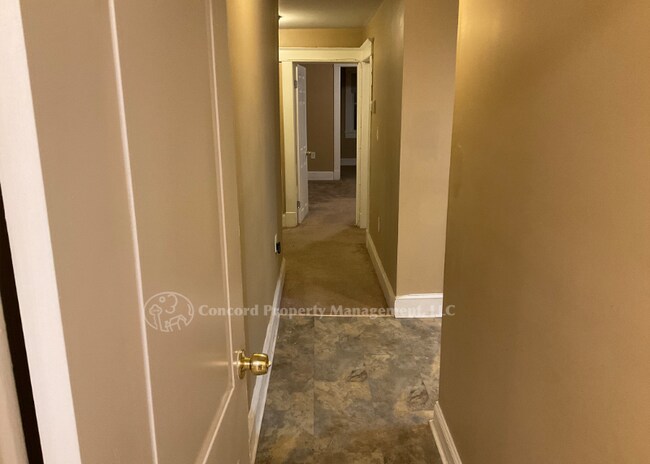 Building Photo - 2522 Oakley Ave