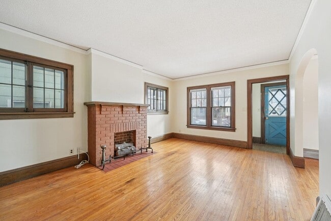 Foto del edificio - 661 Surrey Ave E