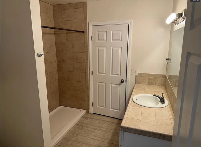 Foto del edificio - 8233 W Avenue E12