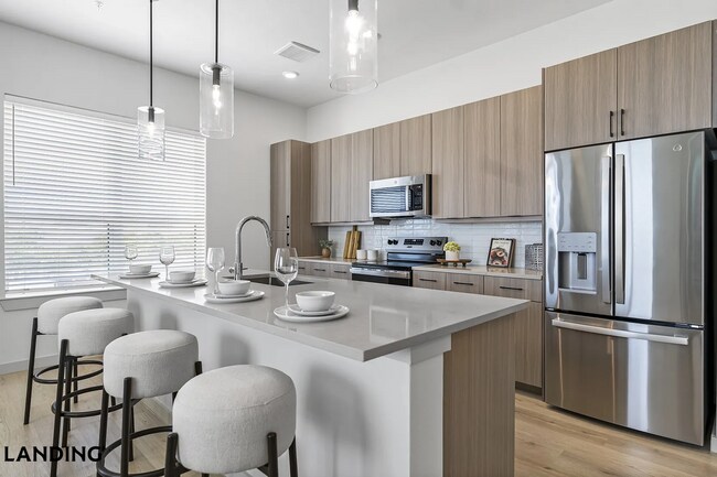 Foto del edificio - 1345 E 15th St