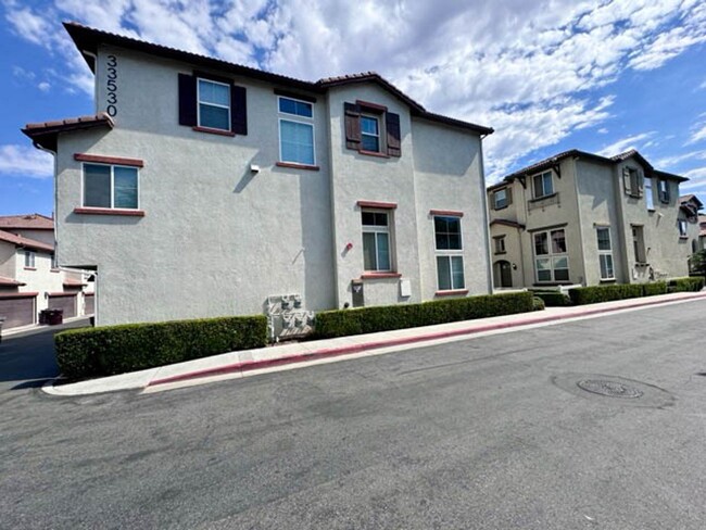 Foto del edificio - 3 bedroom Murrieta Condo in the gated Will...