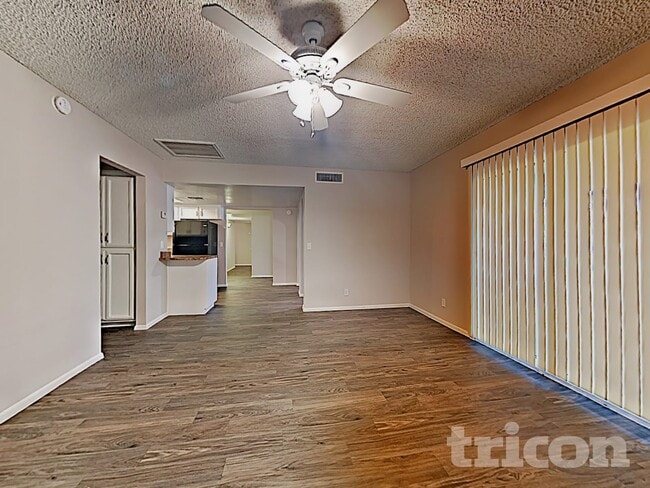 Foto del edificio - 3921 W Rue De Lamour Ave