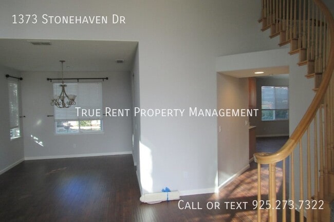Building Photo - Beautiful 4 Bedroom, 3 Full Bath in Perfec...
