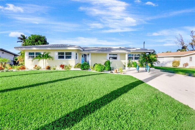 Building Photo - 5310 Bayshore Ave