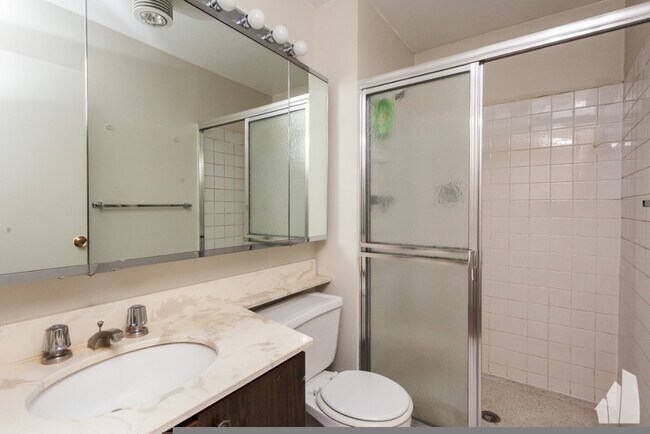 Foto del edificio - 3930 N Pine Grove Ave