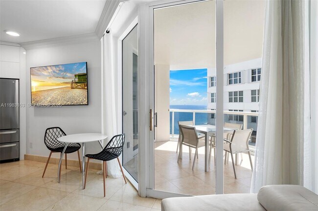 Foto del edificio - 4775 Collins Ave