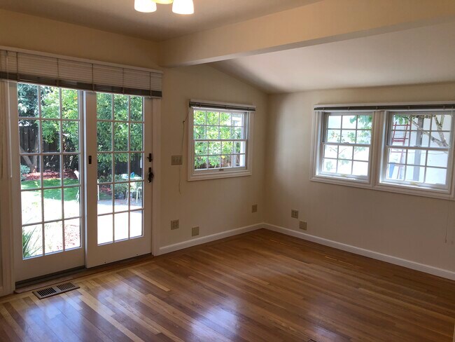 Building Photo - 808 Boyce Ave