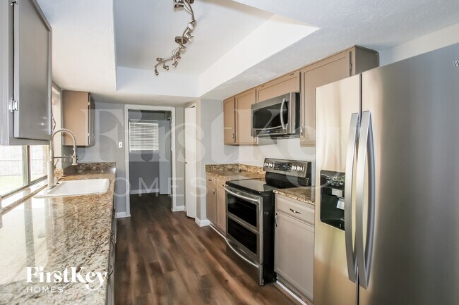 Building Photo - 1835 Tree Line Dr