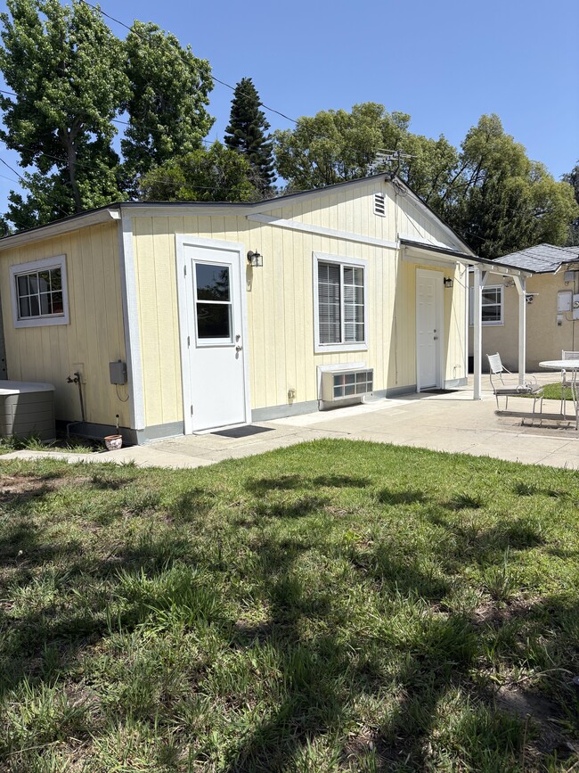 Building Photo - 2405 W Monterey Ave