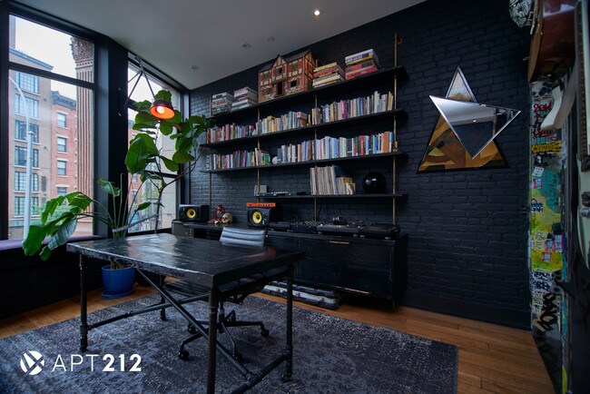 Building Photo - 344 Bowery