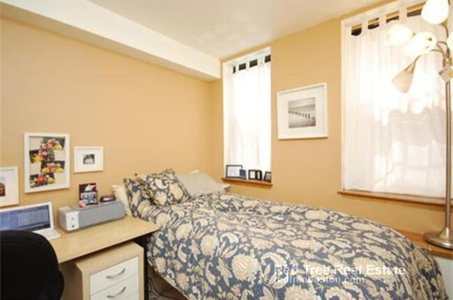 Foto del edificio - 28 Symphony Rd