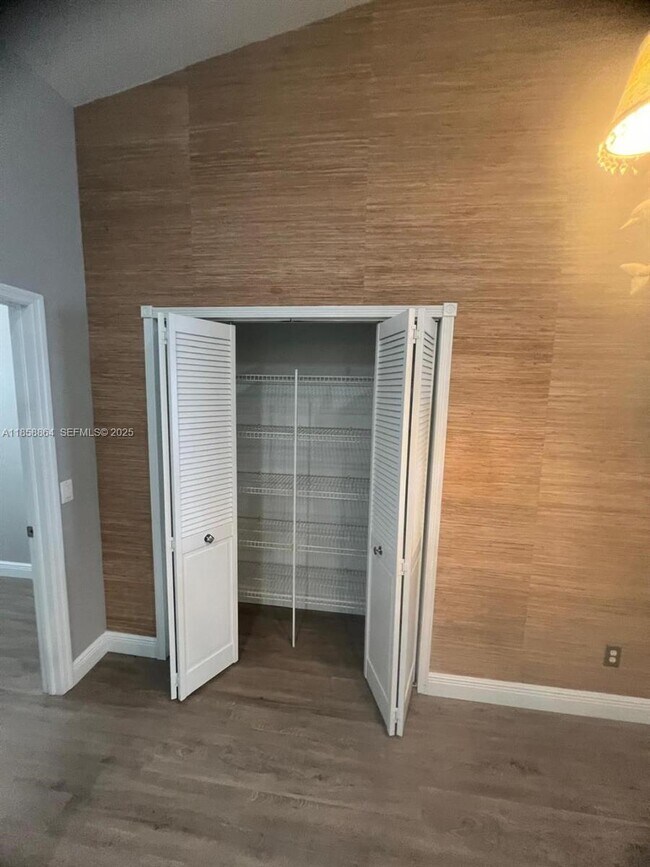 Foto del edificio - 1305 SW 22nd Pl