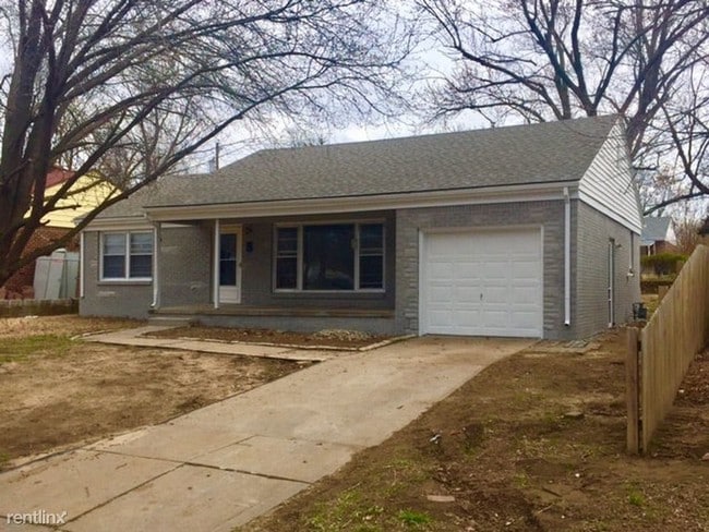 Building Photo - 3701 E Funston St