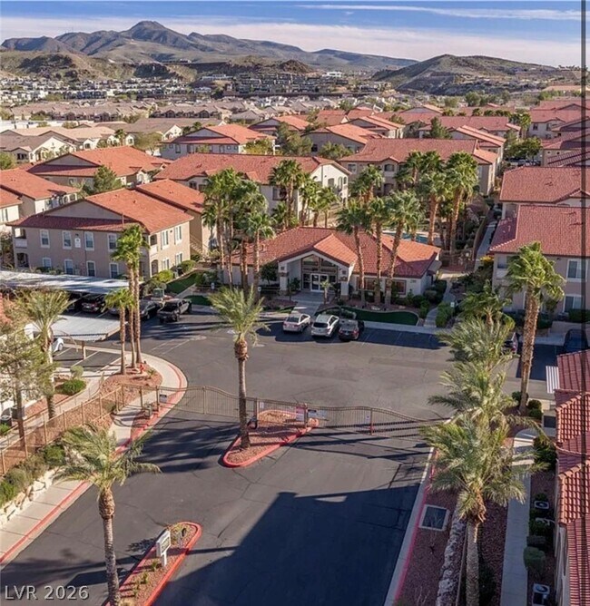 Foto del edificio - 2305 W Horizon Ridge Pkwy