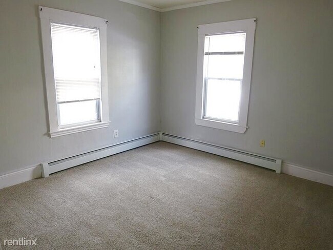 Building Photo - 1 br, 1 bath Apartment - 17 Bristol St
