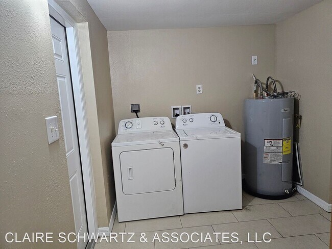 Building Photo - 2 br, 1 bath House - 4407 Southmore Rd