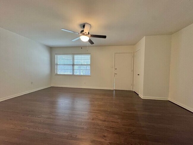 Foto del edificio - 103 Park Cir