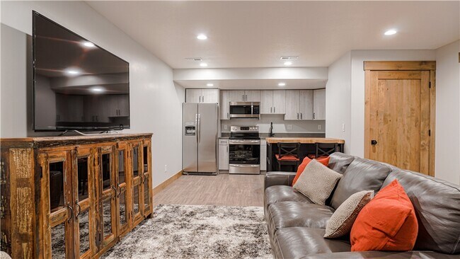 Building Photo - 219 E 360 S
