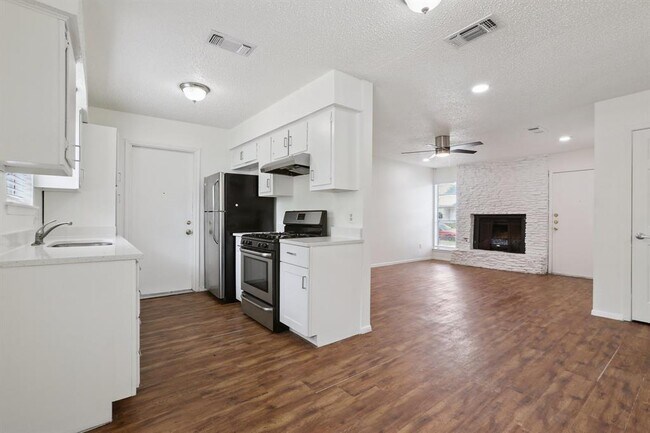 Building Photo - 1811 Mearns Meadow Blvd