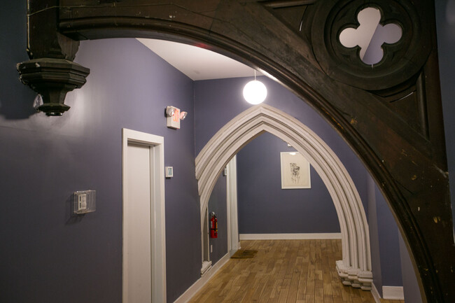 Building Photo - 2701 W Girard Ave