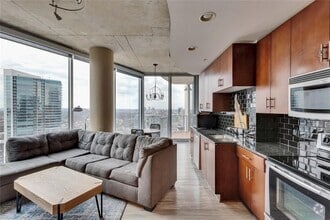 Building Photo - 360 Nueces St