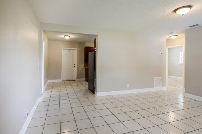 Foto del edificio - 1120 NW 17th Ave