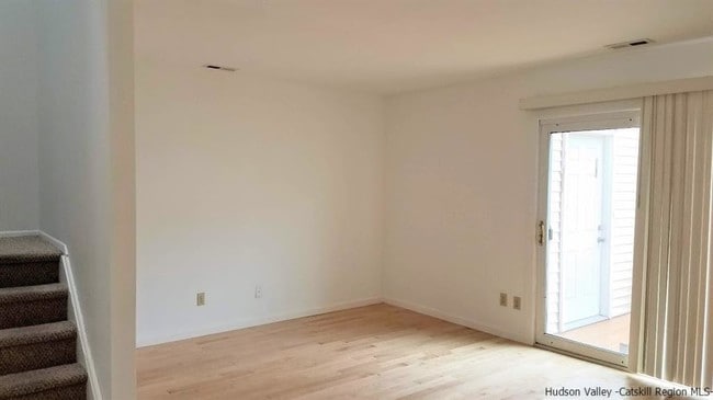 Building Photo - 404 Briarwood Ct