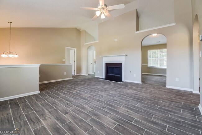 Building Photo - 10545 Day Lily Dr