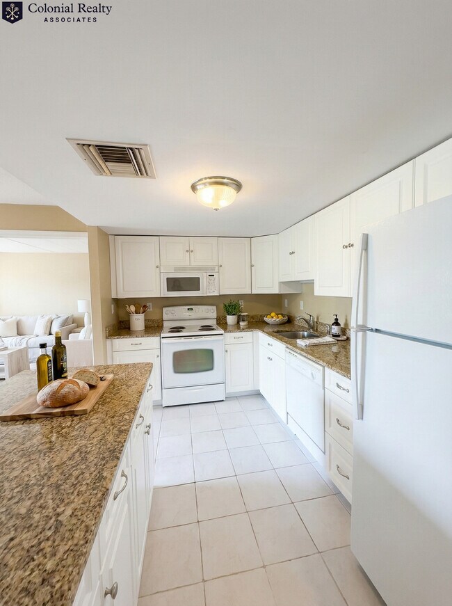 Building Photo - 85 Brainerd Rd