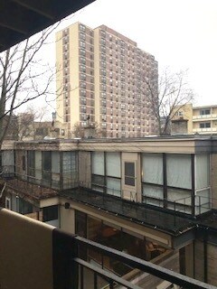 Foto del edificio - 512 W Barry Ave