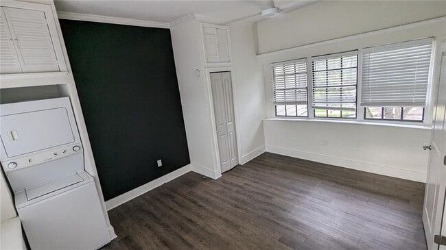 Building Photo - 713 1/2 S Rome Ave