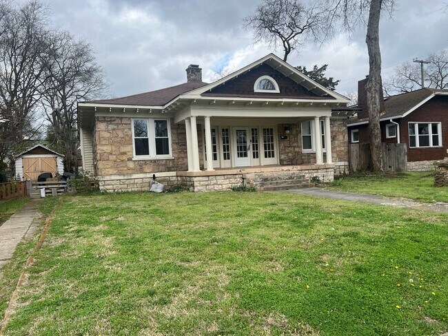 Foto del edificio - 2502 Blair Blvd