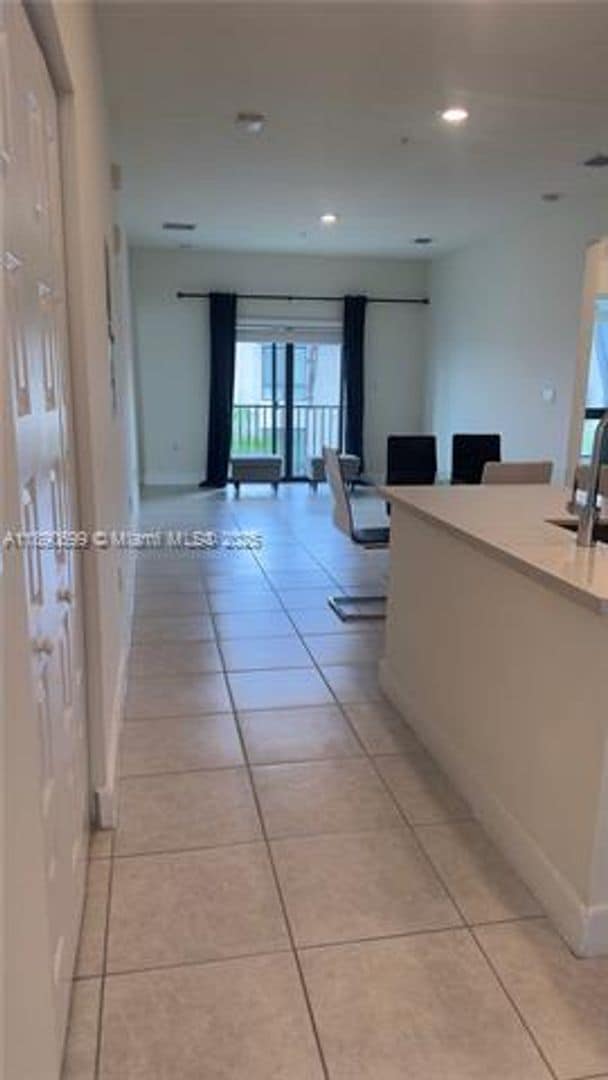 Foto del edificio - 8301 NW 41st St