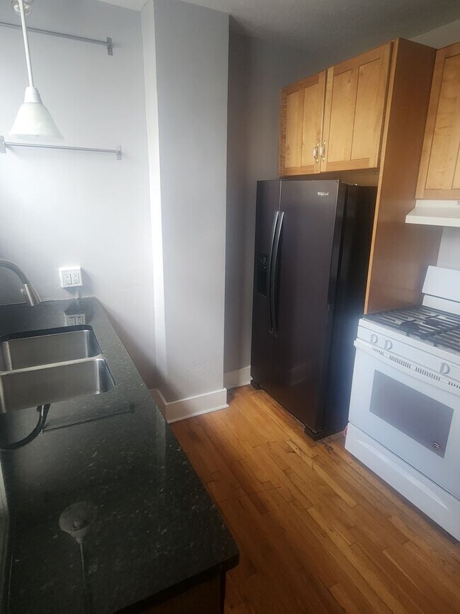 Foto del edificio - 2 Bedroom 1 bath updated Row Home
