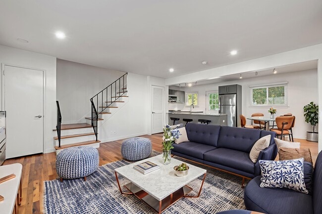 Building Photo - Reserve41