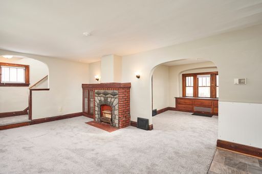 Building Photo - Beautifully remodeled 3 bed 1 bath colonial in East Akron !