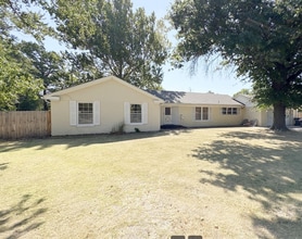 Building Photo - 1334 N Estate Ct