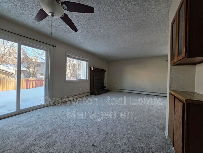 Foto del edificio - 4925 Rollins Dr