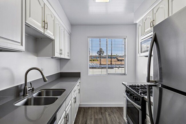Interior Photo - 11645 Gorham Ave