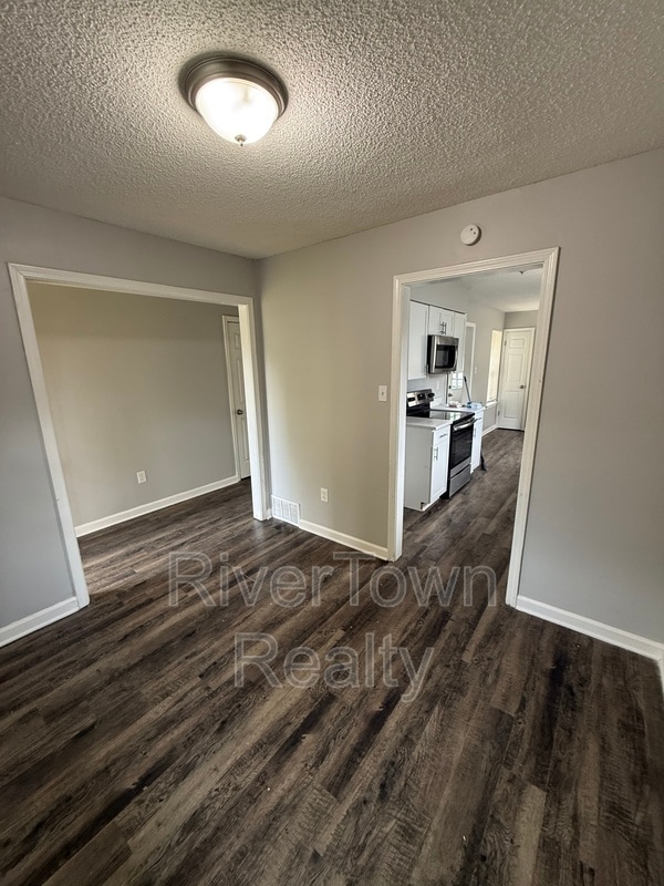 Building Photo - 4625 Crestfield Rd