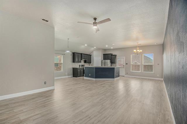 Foto del edificio - 5749 Diamond Valley Dr