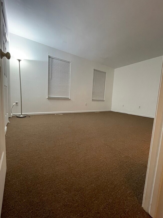 Building Photo - 3901 Tall