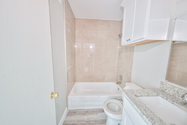 Foto del edificio - 223 SE 13th St