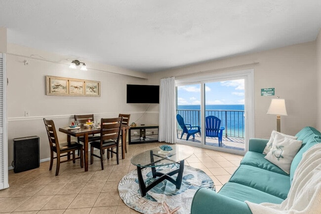 Building Photo - 8743 Thomas Dr