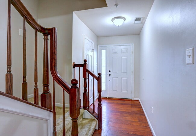 Building Photo - 3BD/2.2BA:  Fabulous Baltimore Townhome