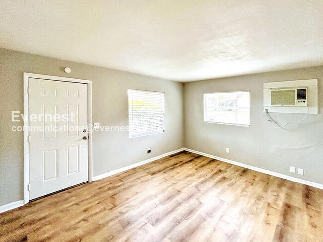 Foto del edificio - 10546 106th Ave N